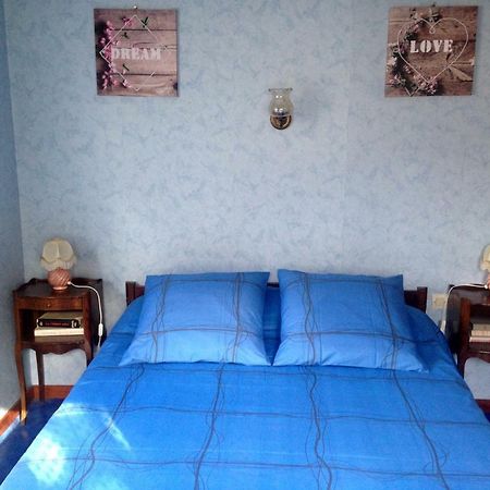 Chambres D'Hotes Et Gite Chez Martine 바 외부 사진